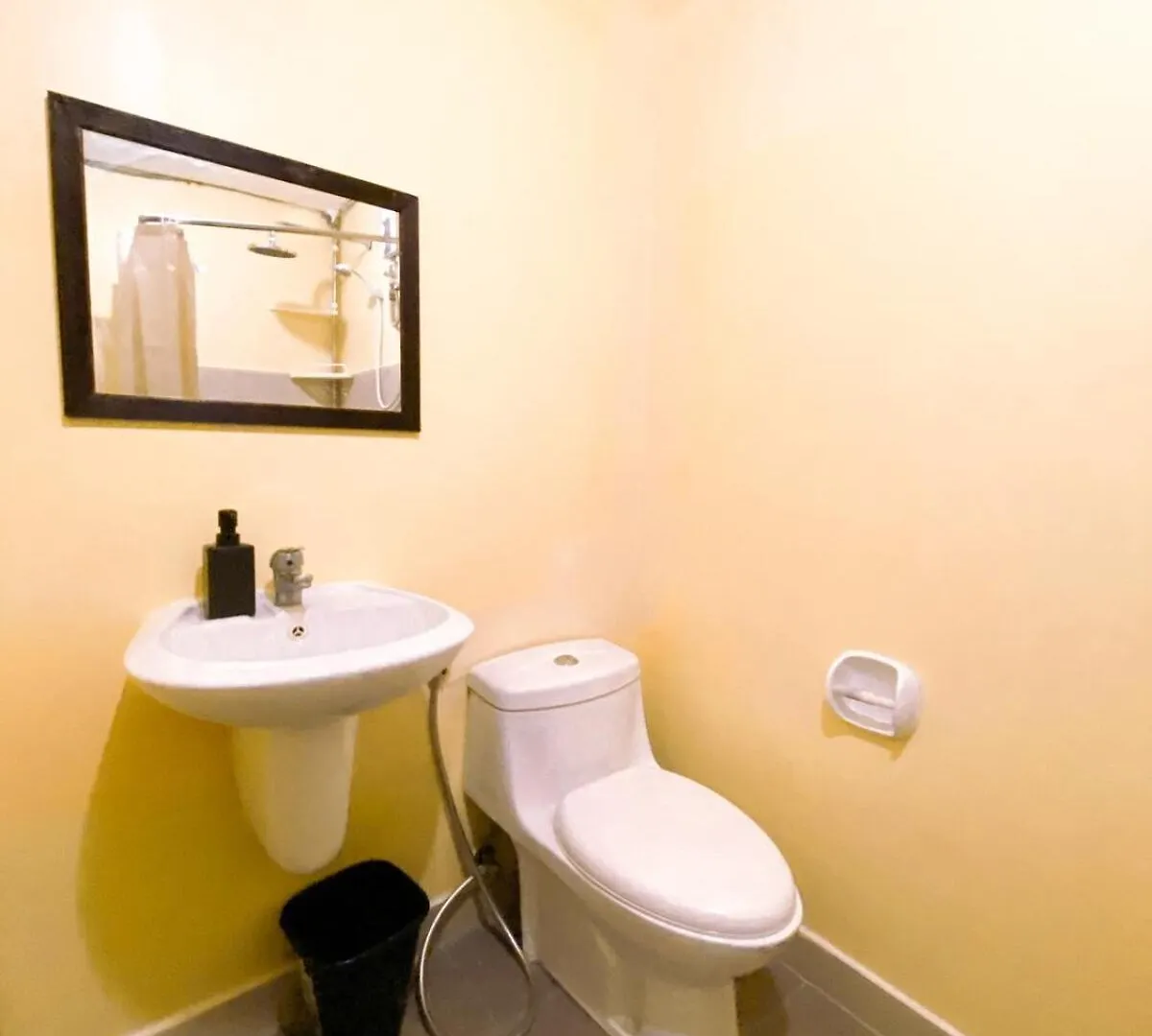 1Br Condo With Wifi Netflix And Pool Access Davao City 0*,  Philippines